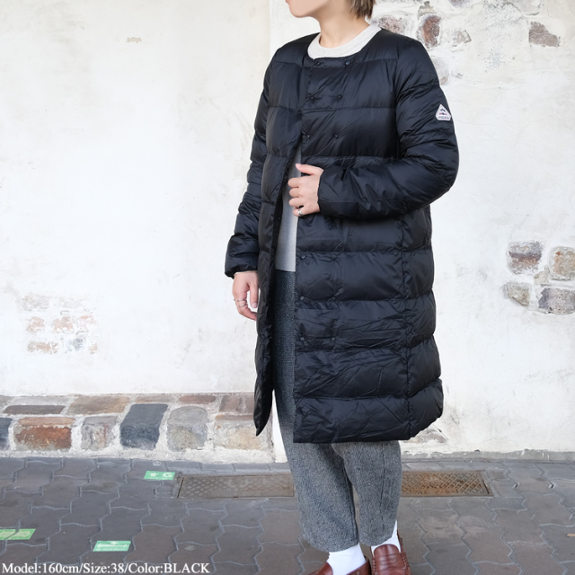 軽さと保温性能が魅力のノーカラーダウンコート＊