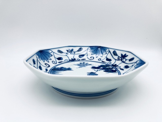 後姿正八角5寸皿 しん窯青花