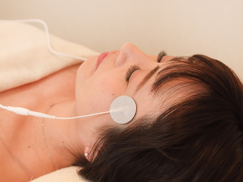 CUT・S エステ】眼精疲労を改善！眼筋トレーニングマシーン『CATCH – i