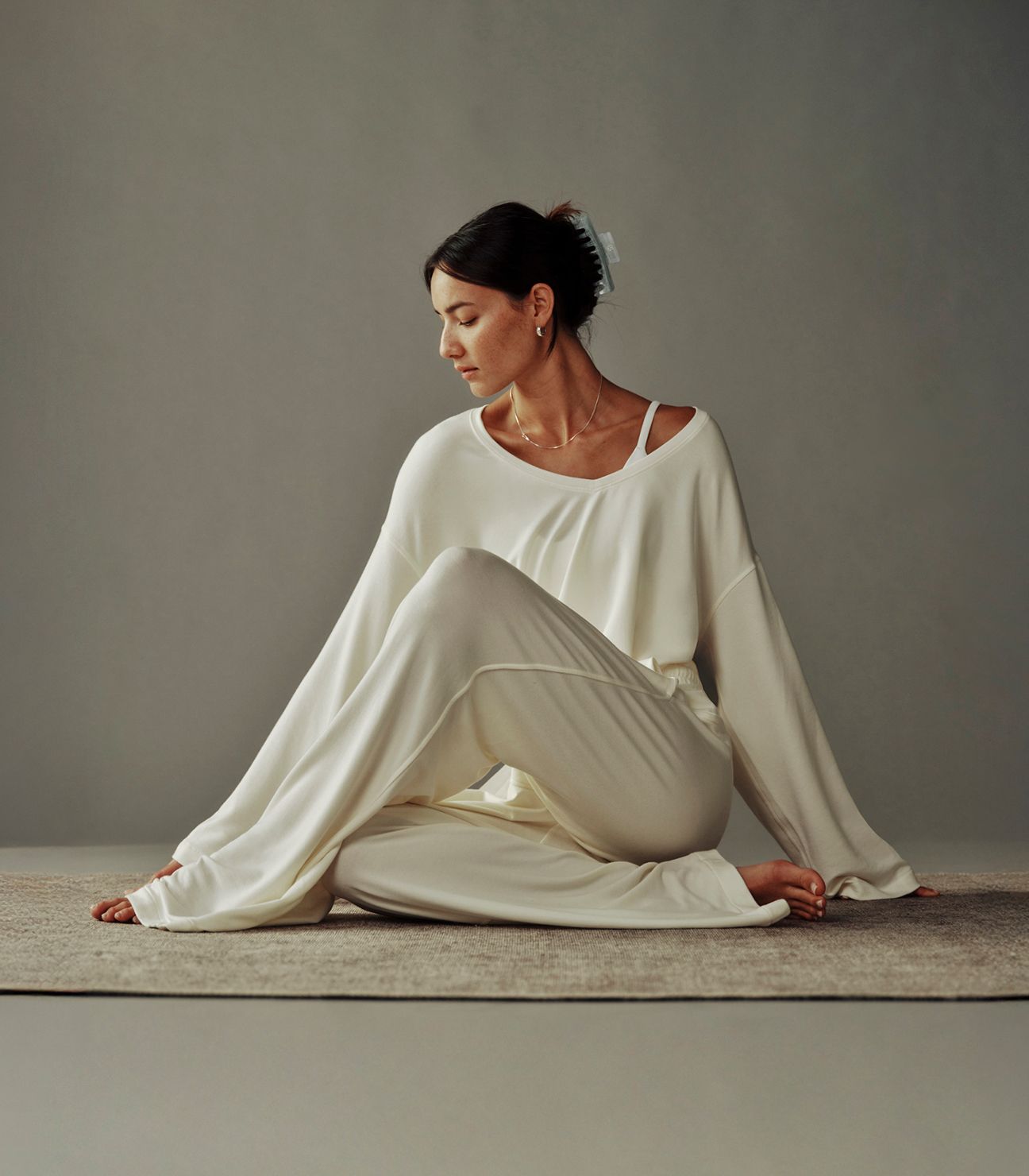 ルルレモン 美品 クリーム色 長袖 ヨガウェア サイズ2 ルルレモン公式