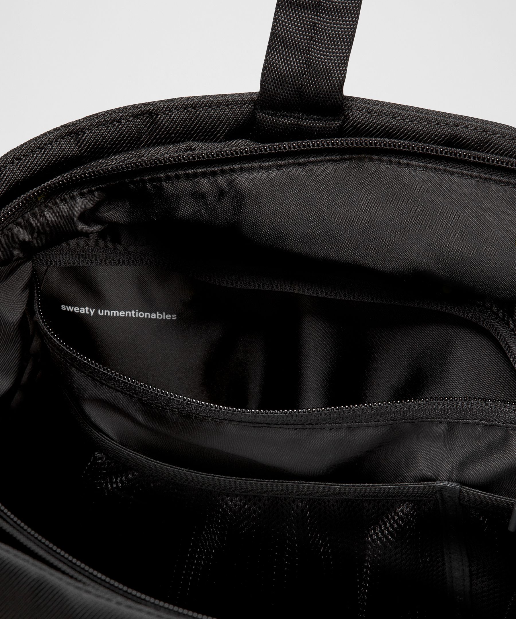 City Essentials Bag 25L | Women's Bags,Purses,Wallets | lululemon