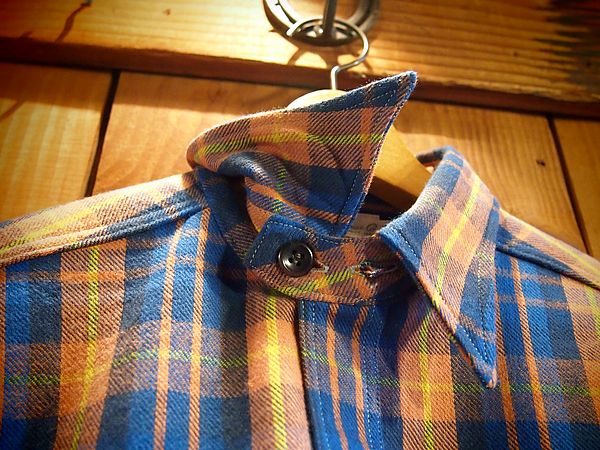 ウエアハウスのダックディガーシリーズからチンスト付きのネルシャツが