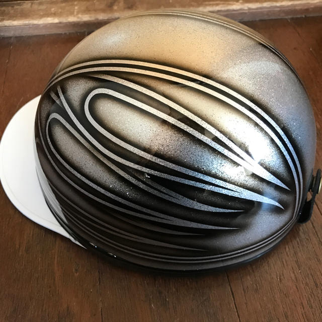 新品 ファイヤーパターン シルバーラメ ぼかし コルク半 ヘルメットの