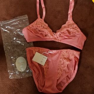 Christian Dior（ブラ&ショーツセット）のフリマアイテム一覧