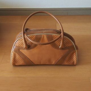 PRADA（ボストンバッグ ・ ベージュ系）のフリマアイテム一覧