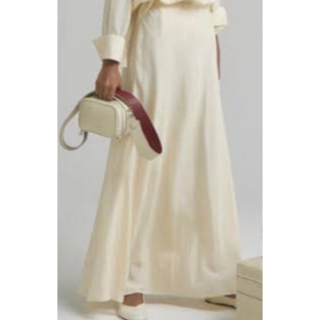 ♪ 専用 新品 井川遥 loin ロワン シルク スカート ブルーグレー ♪の