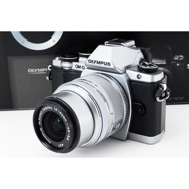 オリンパスOlympus OM-D E-M10カメラ本体レンズおまけ（曇りあり