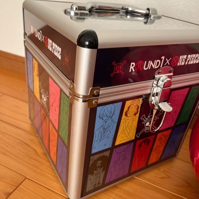 ラウンドワン ボウリングボール＆ケースの通販 by てよよん's shop｜ラクマ