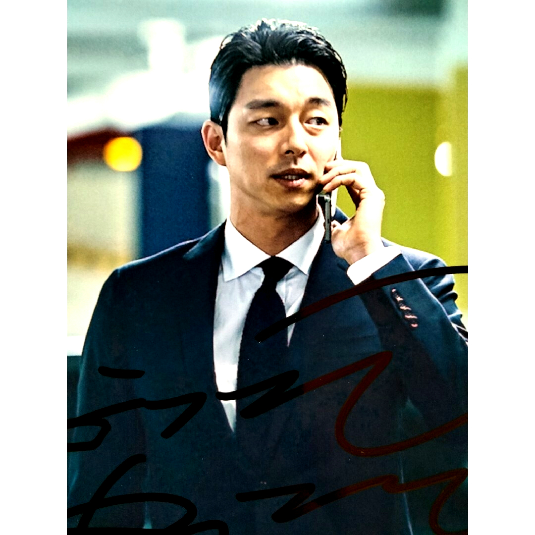 コン・ユ直筆サイン入り2Lサイズ写真…Gong Yoo…ソボク‥の通販 by まご