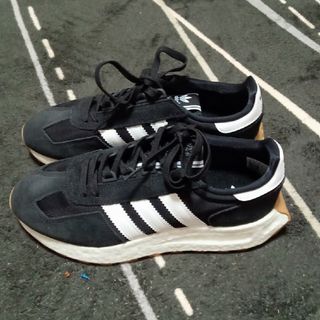 adidas（スニーカー）のフリマアイテム一覧