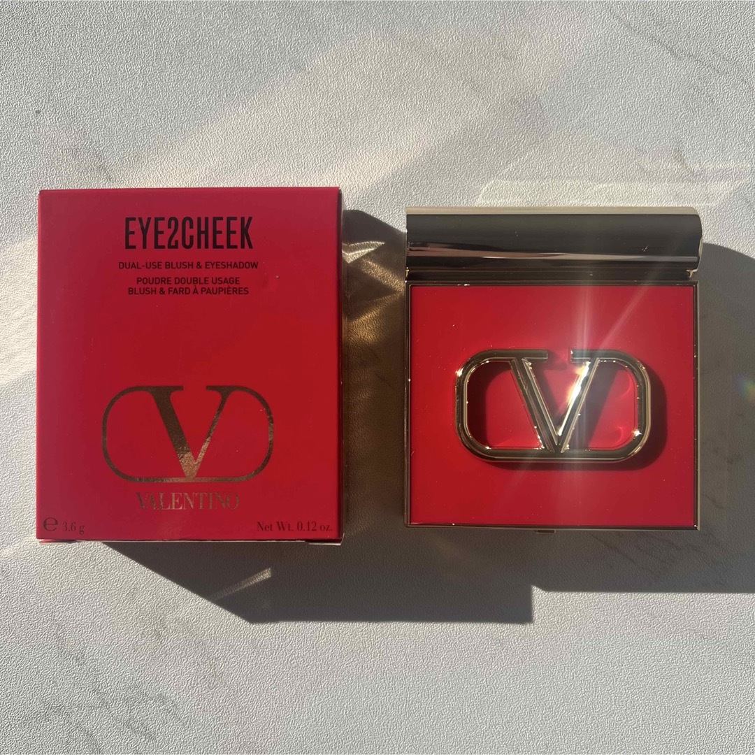 VALENTINO - VALENTINO アイチークの通販 by 断捨離！｜バレンティノ