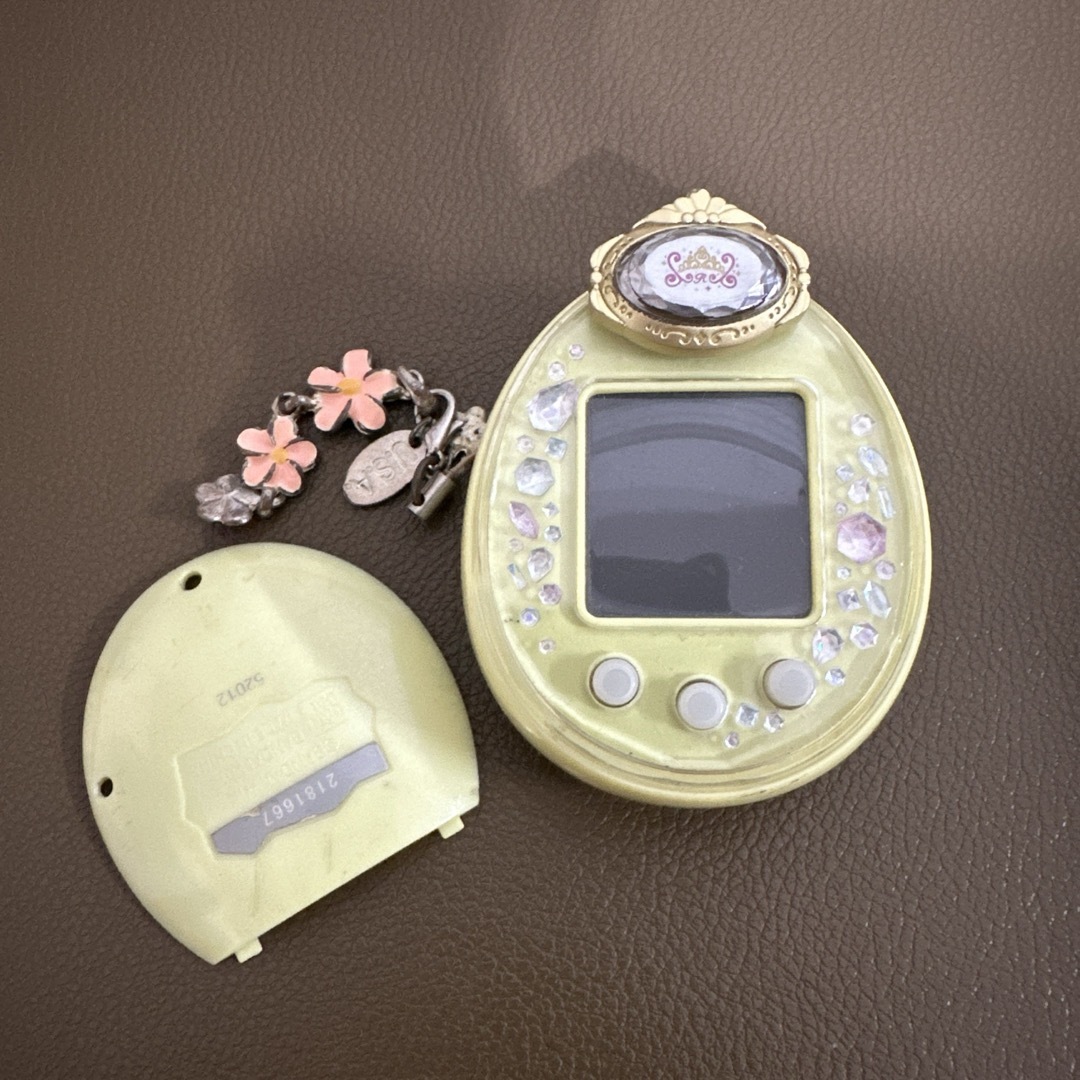 たまごっち Tamagotchi P's [イエロー]の通販はau PAY マーケット