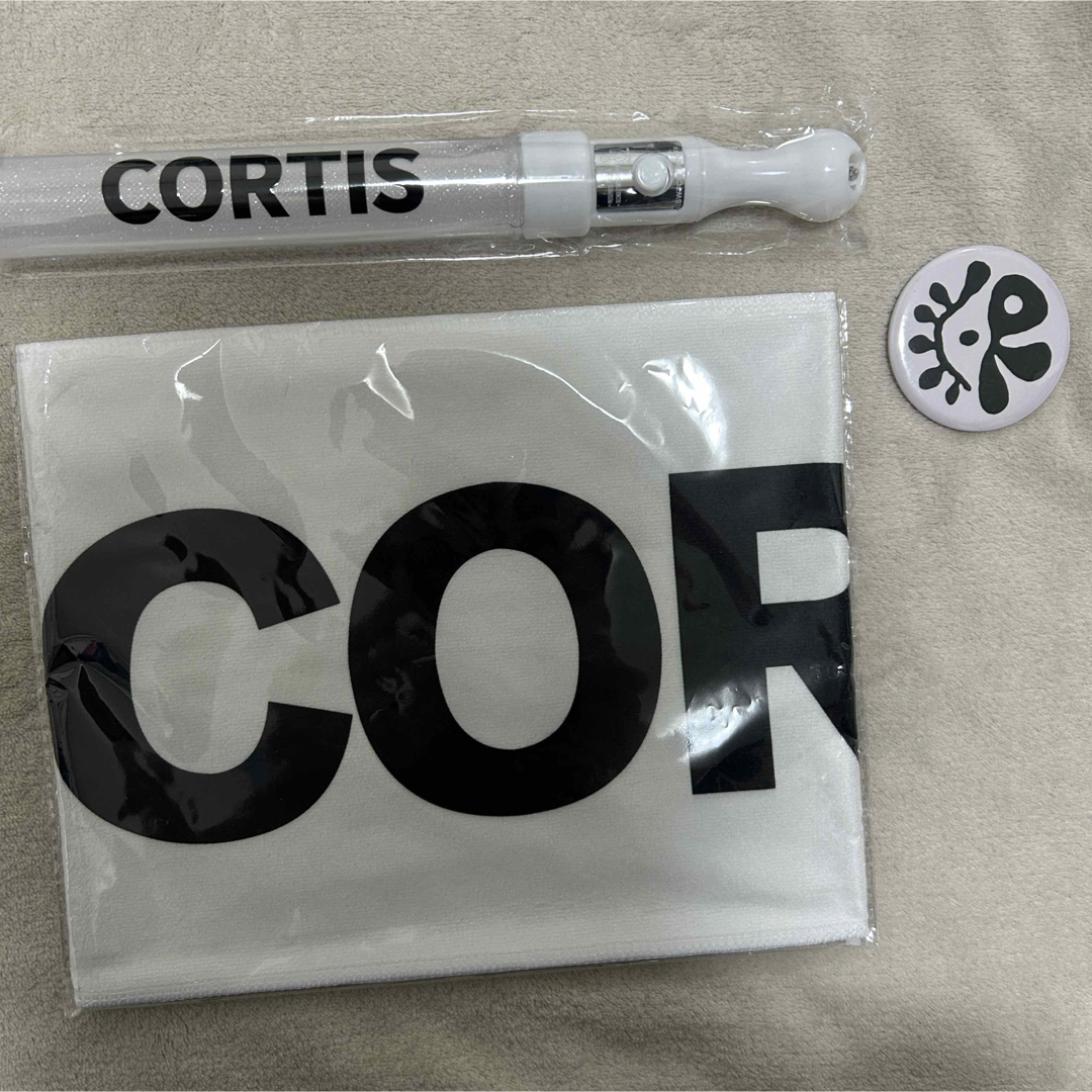 CORTIS ペンライト&タオル セット towel & lightstickの通販 by vi｜ラクマ