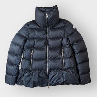 MONCLER（フリル ・ ダウンジャケット）のフリマアイテム一覧