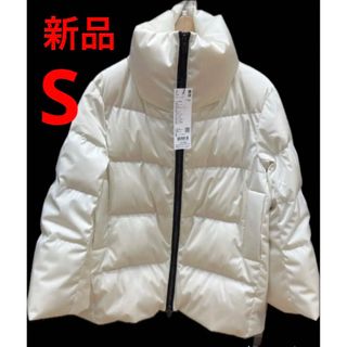 UNIQLO - ユニクロ シームレスダウンパーカー オフホワイトの通販 by