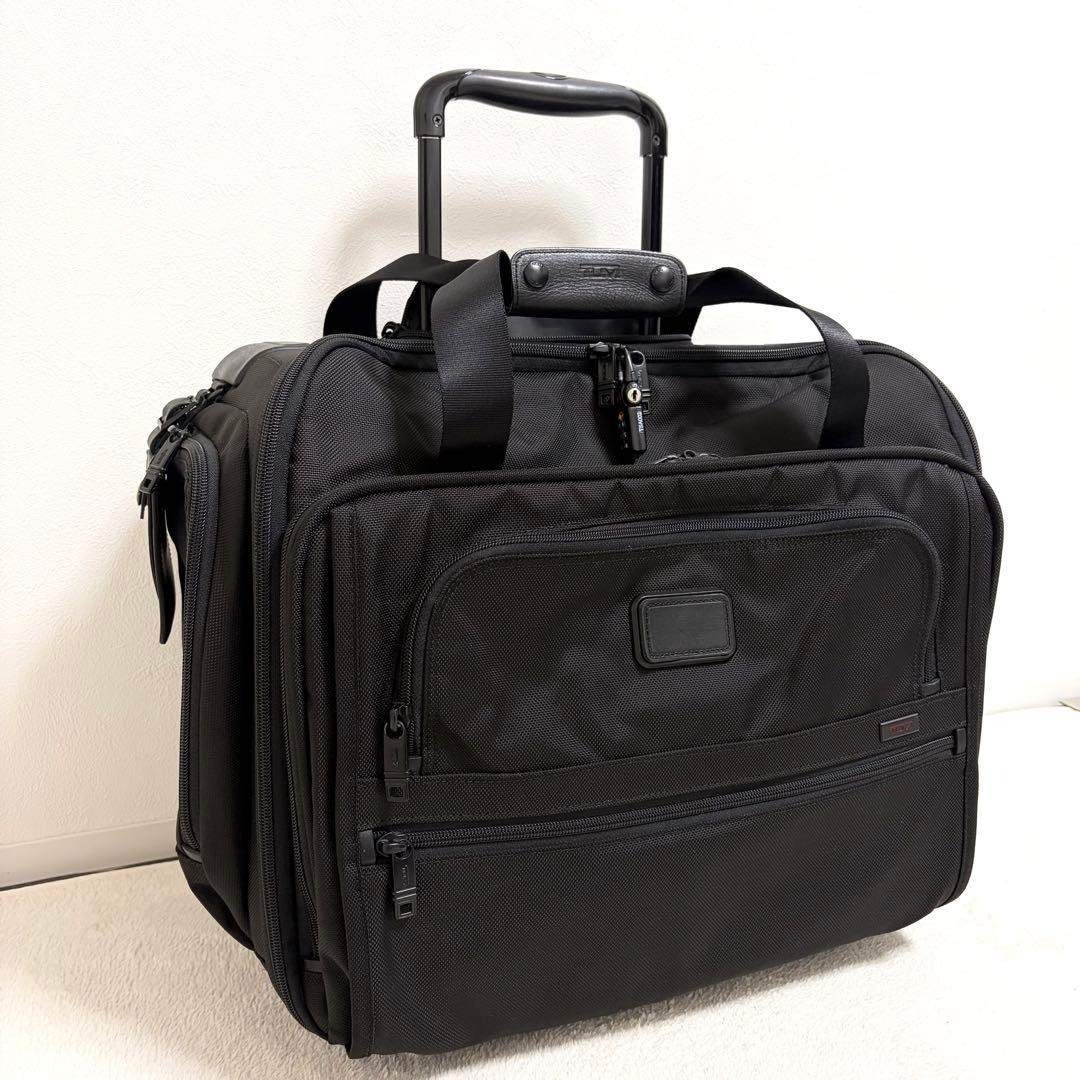 美品】TUMI ALPHA2 22052D2 2輪キャリー黒 大容量 ビジネスの通販 by