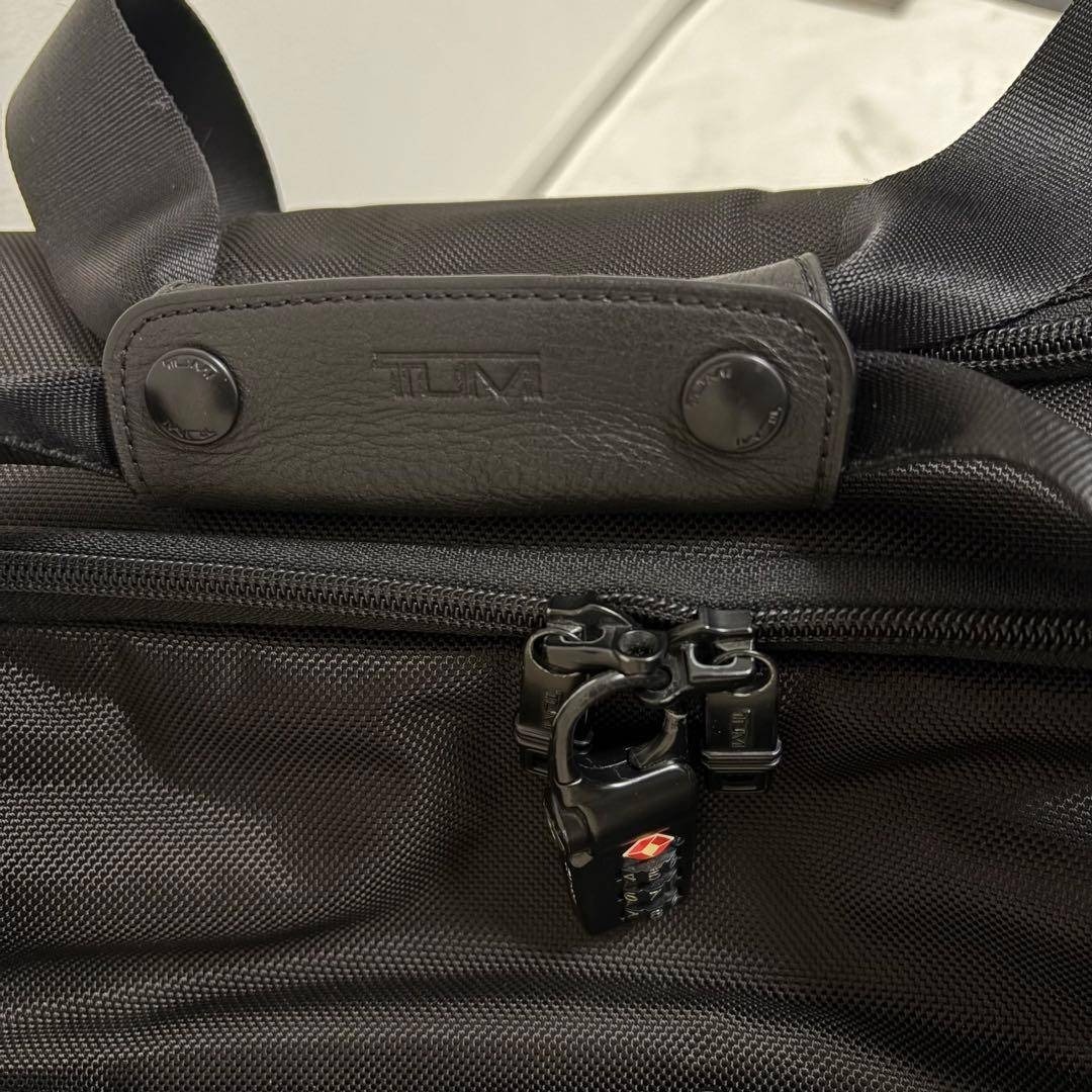 美品】TUMI ALPHA2 22052D2 2輪キャリー黒 大容量 ビジネスの通販 by