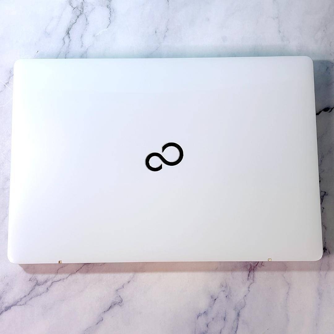 富士通 - 美品☆Corei7・8GB・SSD512・Win11・ホワイト・ノート