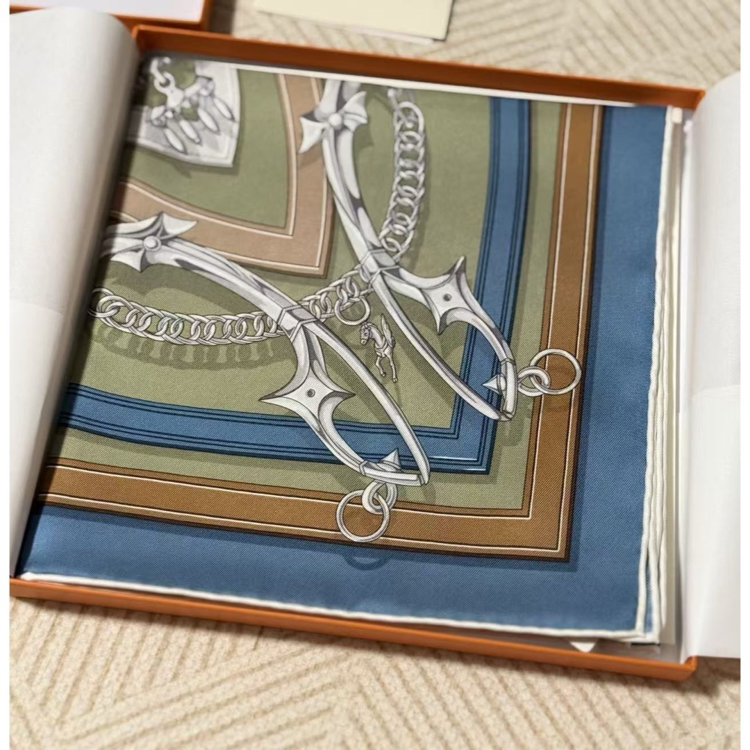 HERMES - 新品未使用 HERMES 26ss カレ 90 《伝説のハーネス》の通販