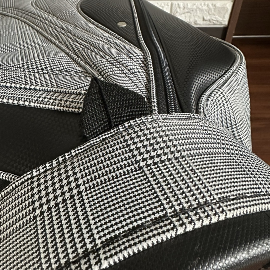 美品 XXIOゼクシオ キャディバッグ 千鳥格子柄 グレー系9.5型