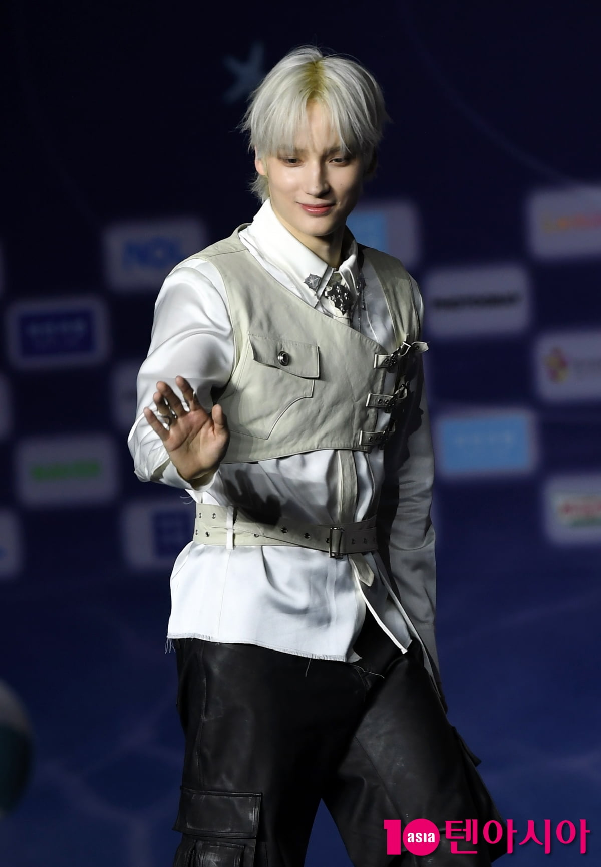 トゥモローバイトゥゲザーのヒュニンカイ、2025 SBS 歌謡大典 Summerで