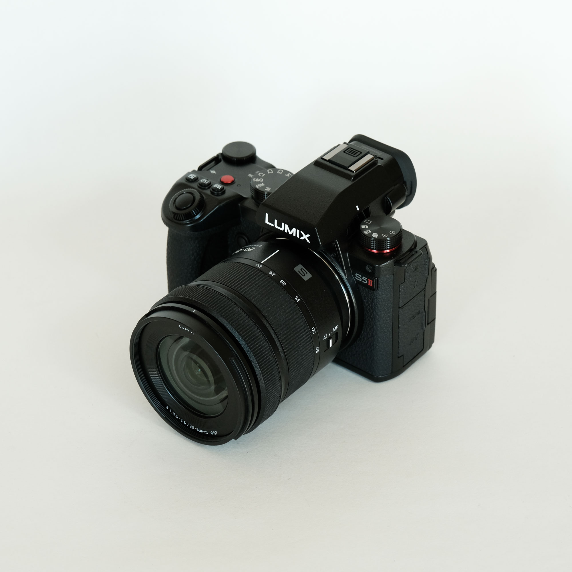 Panasonic LUMIX S 20-60 mm F3.5-5.6を徹底解説。愛用者レビュー