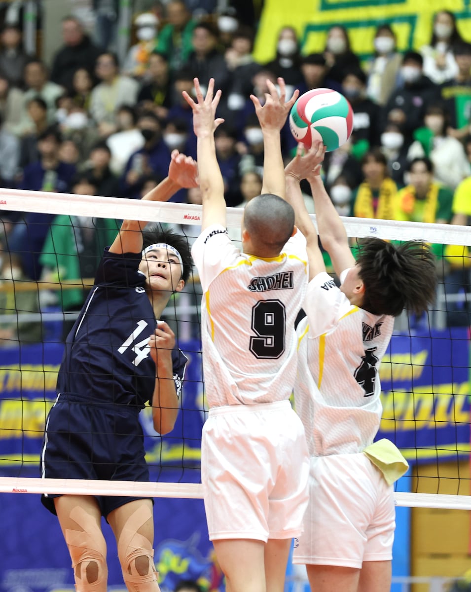 春高バレー 埼玉・男子決勝 春日部共栄が激闘制す「団結した」 昌平