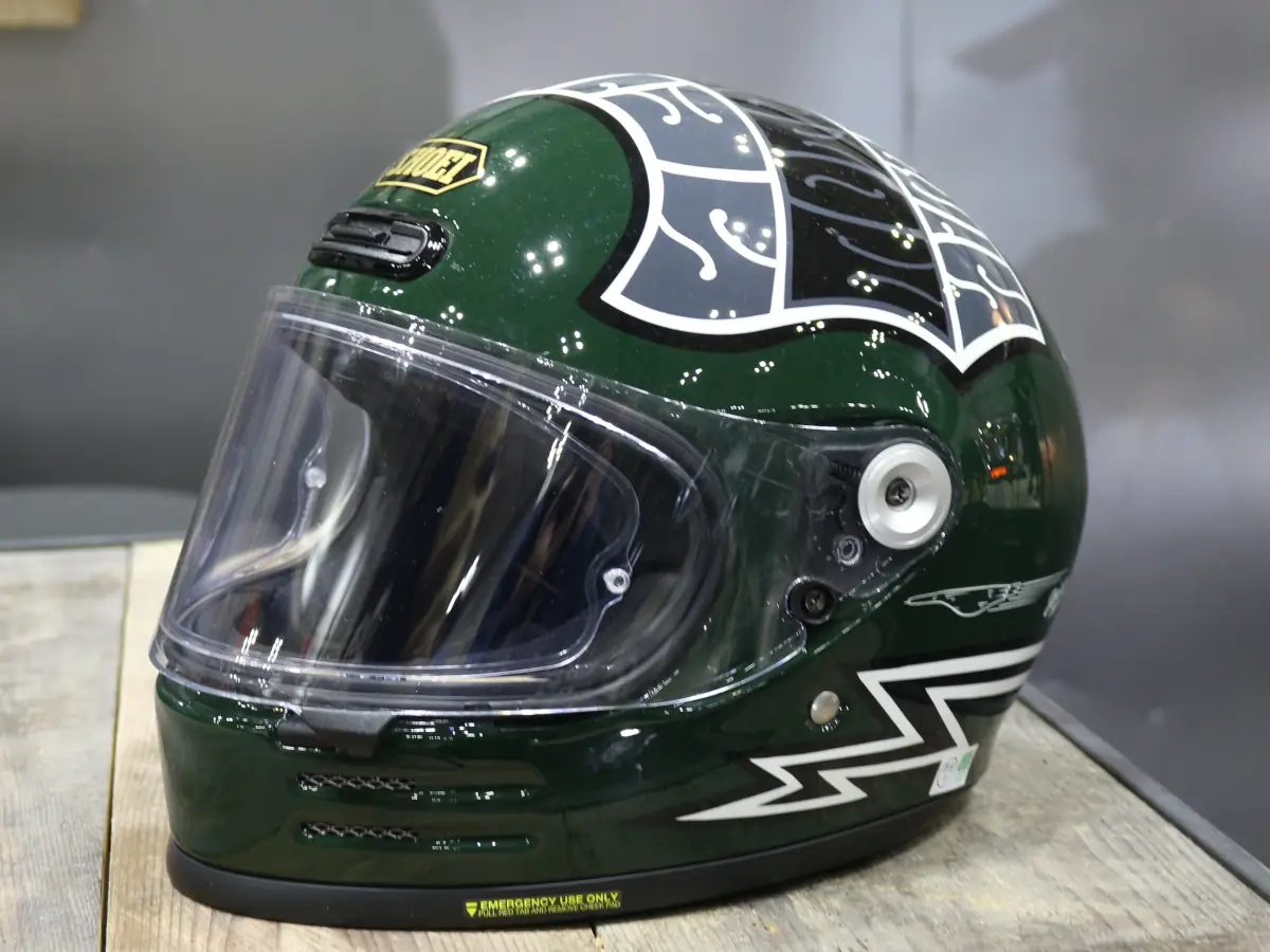 ヘルメットから用品まで“濃いモノ”揃い踏み！ ホットロッドショーでの