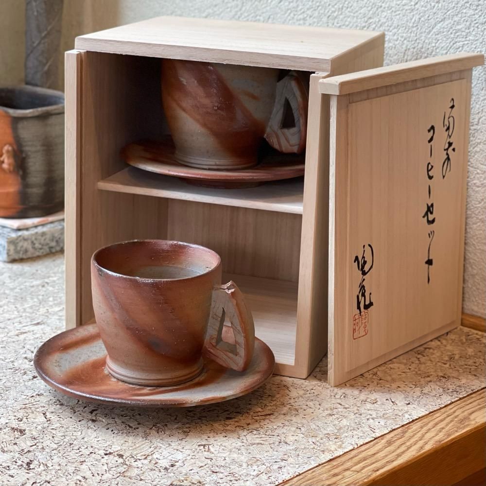 小西陶藏の作品】穴窯緋襷カップ＆ソーサー - 陶古窯オンラインショップ