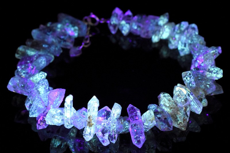 希少！激レア！！石油入り水晶 オイルインクォーツ 2-6x8-15mm 両剣