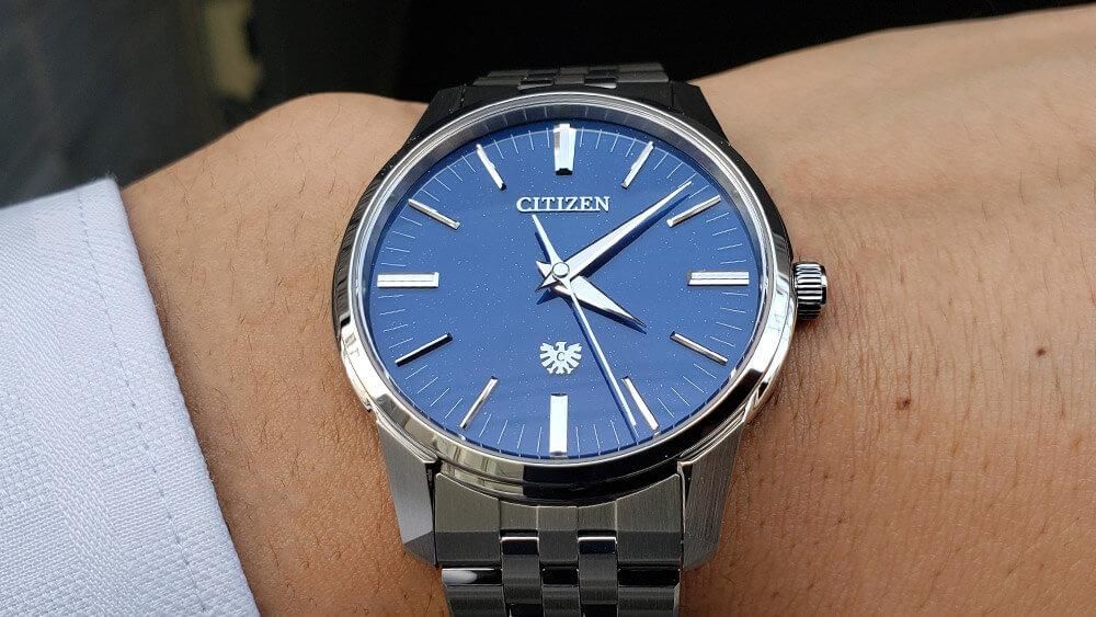 ザ・シチズン 年差±1秒エコドライブ AQ6100-56L】世界最高精度の