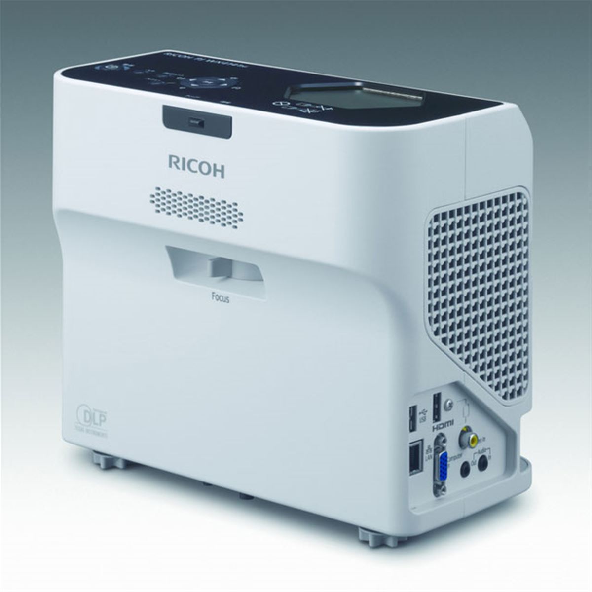 リコー、3500ルーメンになった世界最小の超短焦点プロジェクター