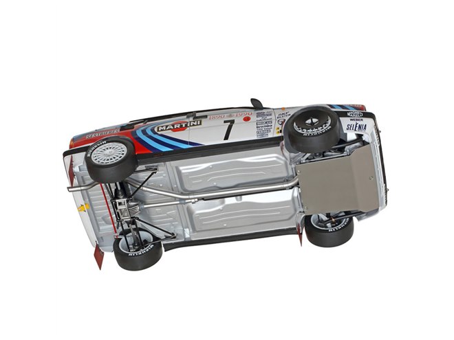 タミヤ、WRC出場車「ランチア デルタ HF インテグラーレ 16V」を完全