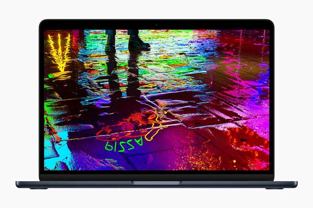 Apple MacBook Air 13.6インチ Liquid Retinaディスプレイ Mid 2022