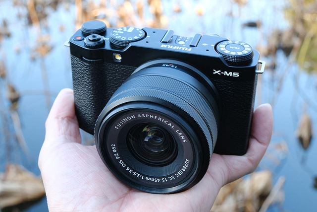 富士フイルム FUJIFILM X-M5 XC15-45mmレンズキット 価格比較 - 価格.com