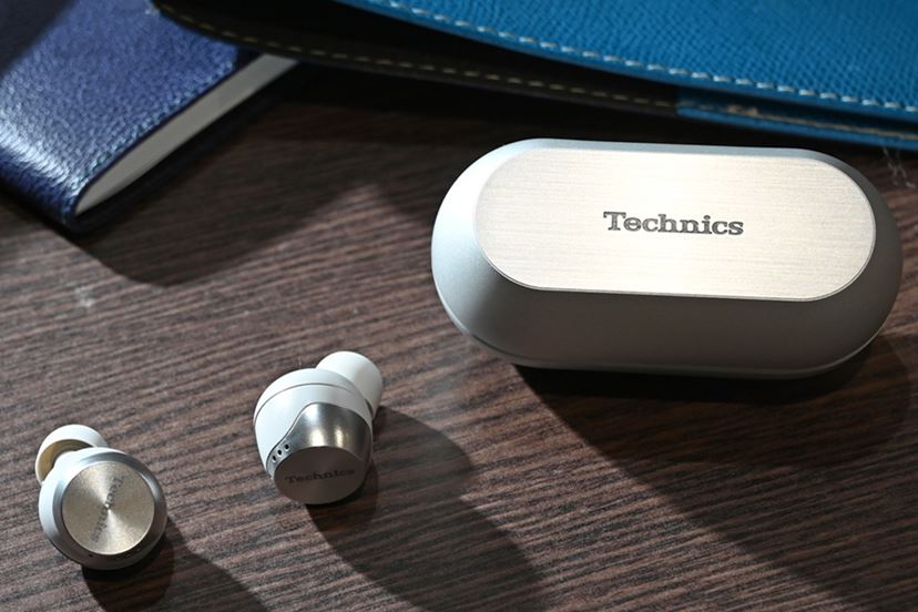 Technicsブランド｢EAH-AZ70W｣など、パナソニックが初の完全ワイヤレス