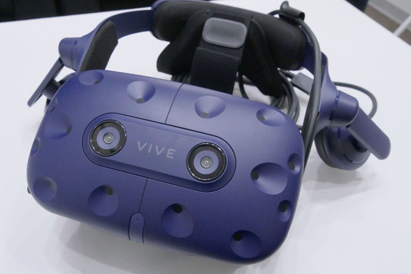 VR×ギャラガ」の夢コラボを最新VRヘッドセット「HTC Vive Pro」で体験