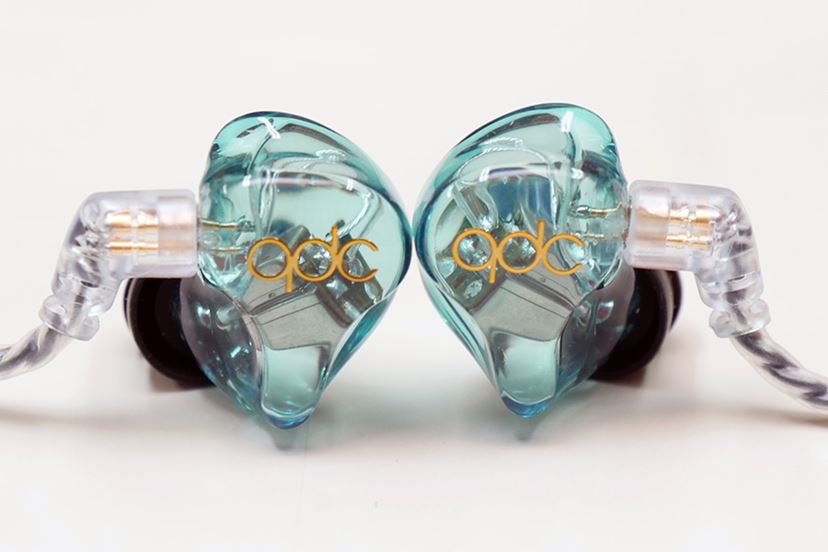 qdc Empress イヤホン ユ二バ一サルモデル 美品】qdc Empress イヤホン