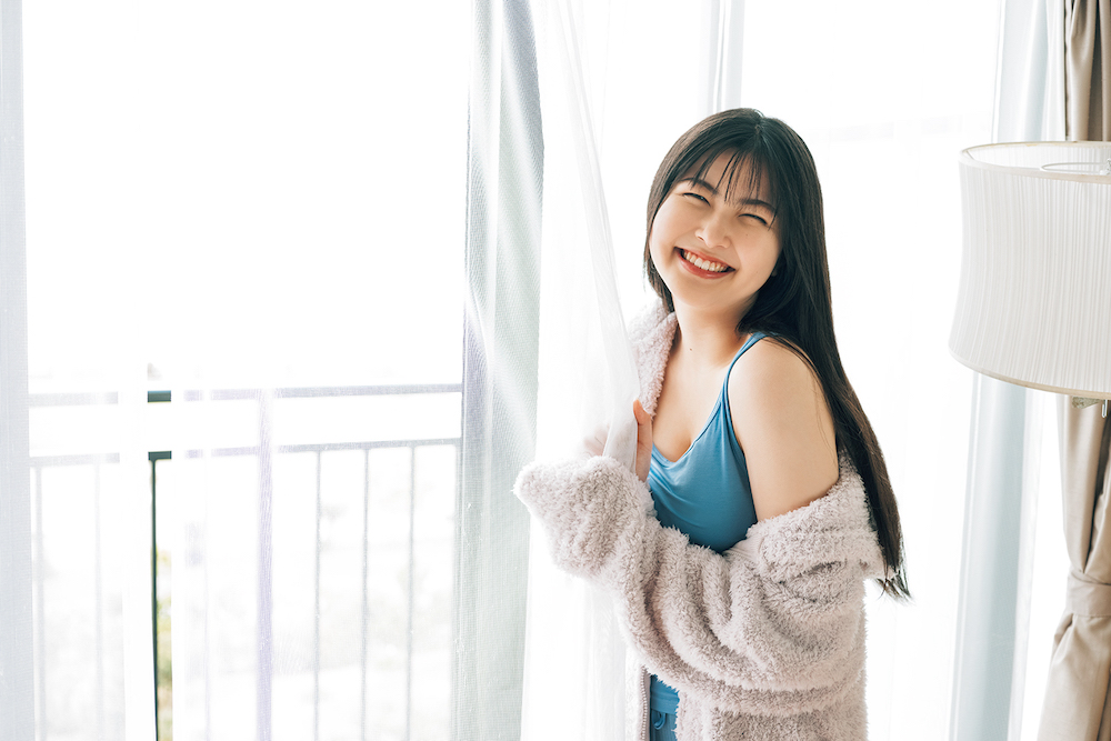 BEYOOOOONDS岡村美波、ファースト写真集「Miimi」が本日発売 - News