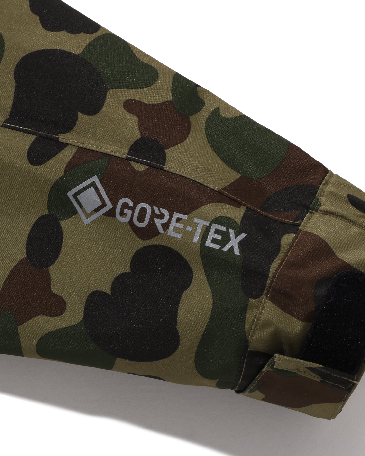 A BATHING APE® Gore-Tex 1st Camo Snowboard Jacket | Bape official