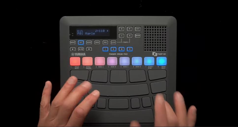 YAMAHA FGDP-50 / FGDP-30 | 軽量でコンパクトなスピーカー内蔵