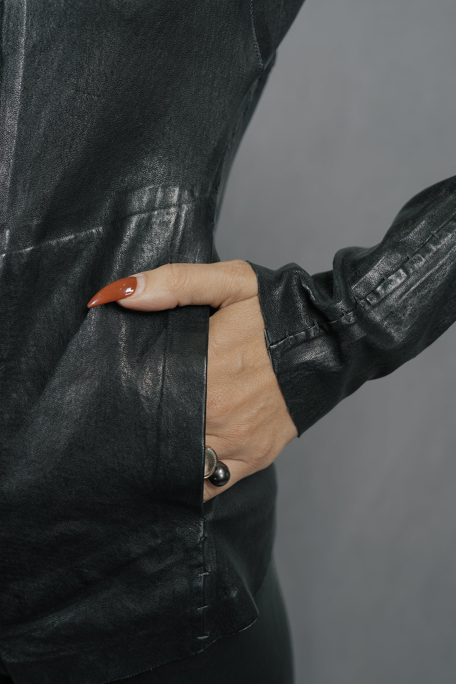 INCARNÉE NEO NOIR – isaac-sellam-experience-69