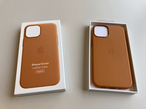 レビュー】iPhone13 mini Apple純正レザーケースの色合いとフィット感