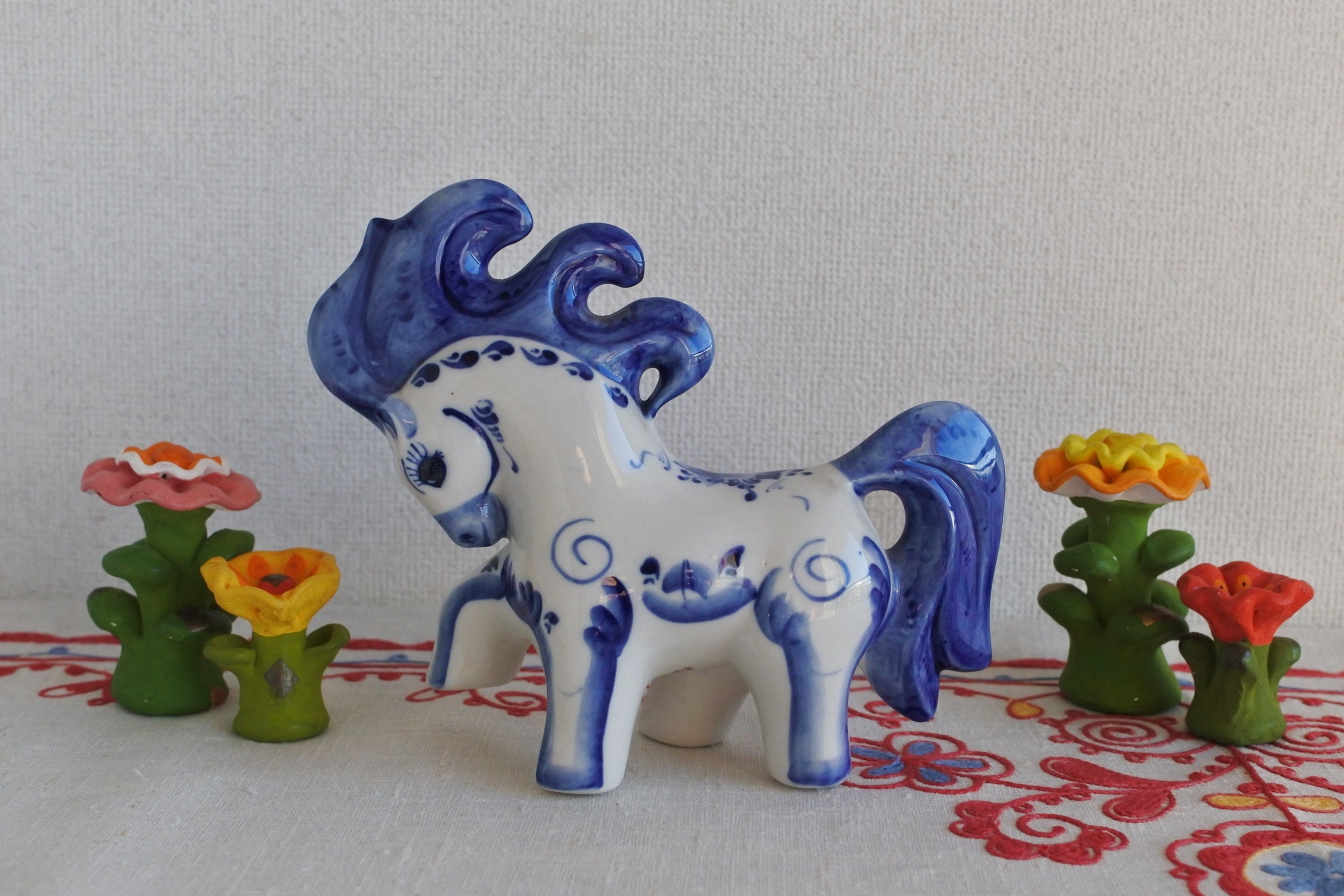 2026年干支午 グジェリ陶器 せむしの仔馬 – ロシア雑貨 いりえのほとり