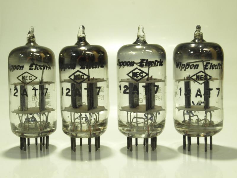 カメラのいわもと：真空管 12AT7、12AZ7、ECC81、同等管、類似管商品