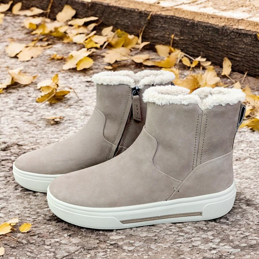 Clarks（クラークス） ショート ブーツ ボア 軽量 Hollyhock Lane