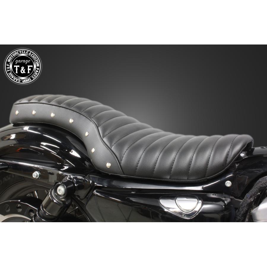 SPORTSTER スポーツスター専用 スタッド付きコブラシート(タックロール