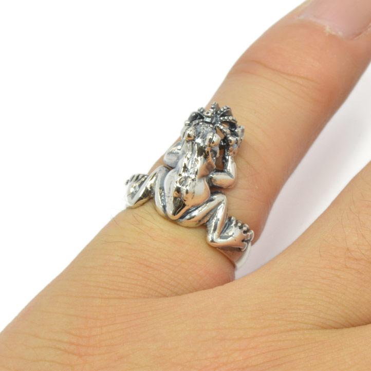 銀の蛙と王冠の指輪 カエルの王さまリング シルバー925 銀 silver925