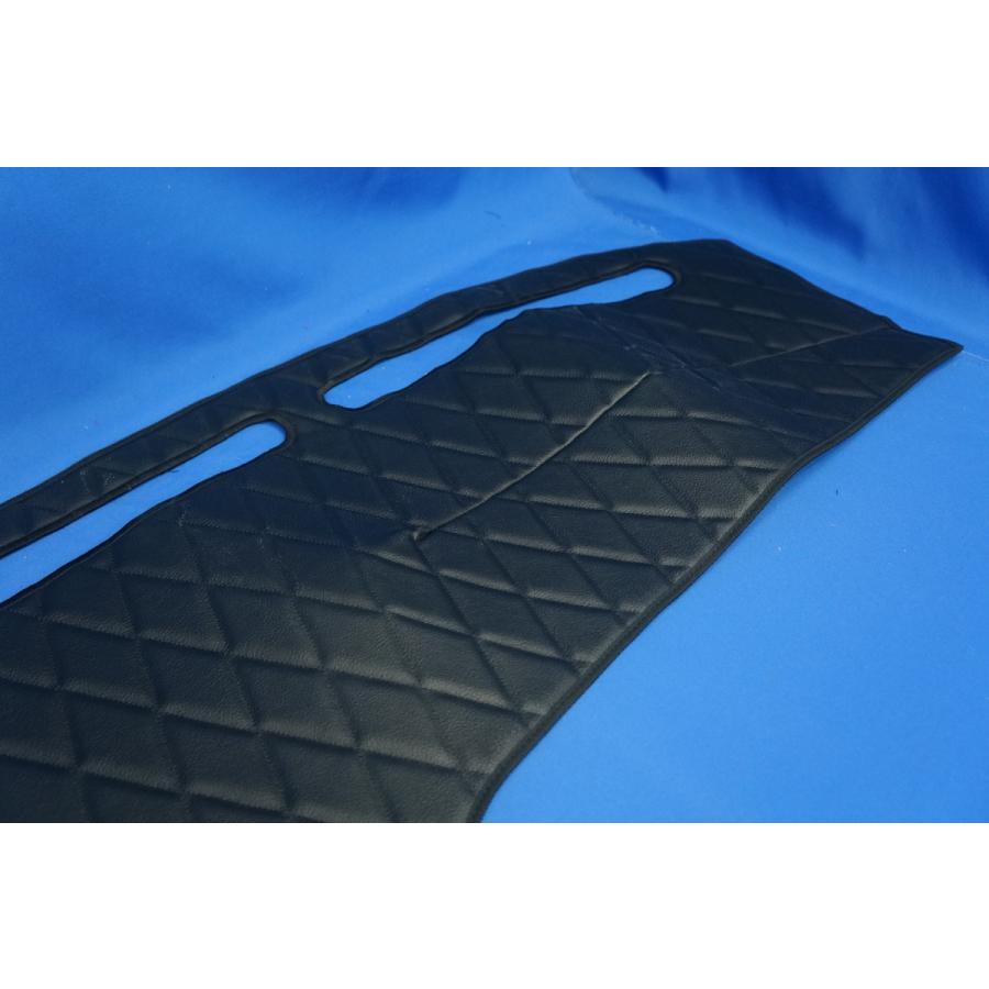 パーフェクトクオン用 ダッシュマット 艶消しブラック : トラック