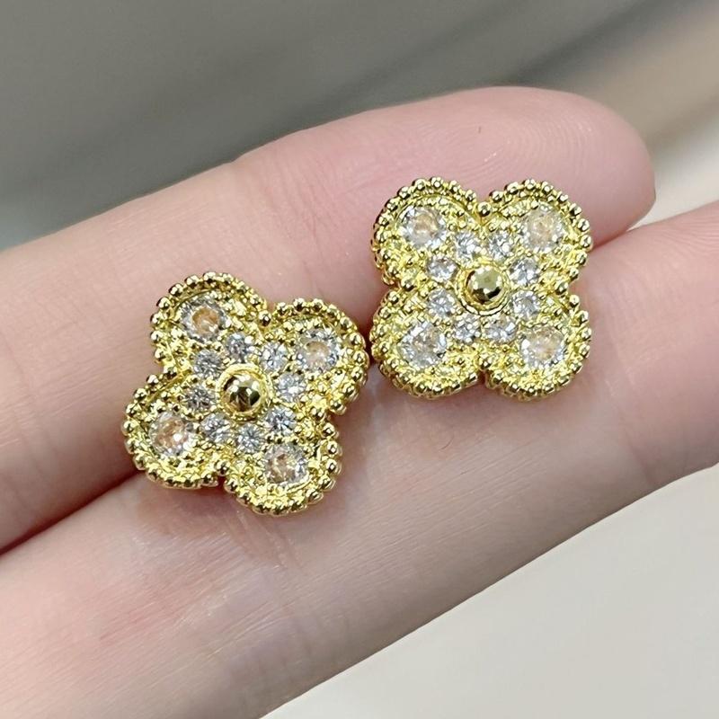 ピアス 四葉クローバー CZダイヤモンド シルバー925 フラワー お花